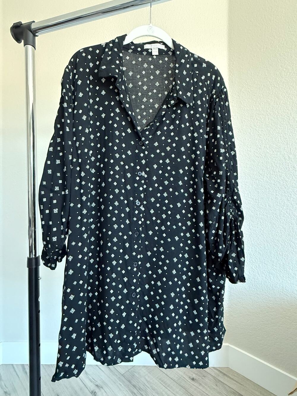 Woman Within 1X Black White Printed Button Front Tunic Blouse 100% Rayon